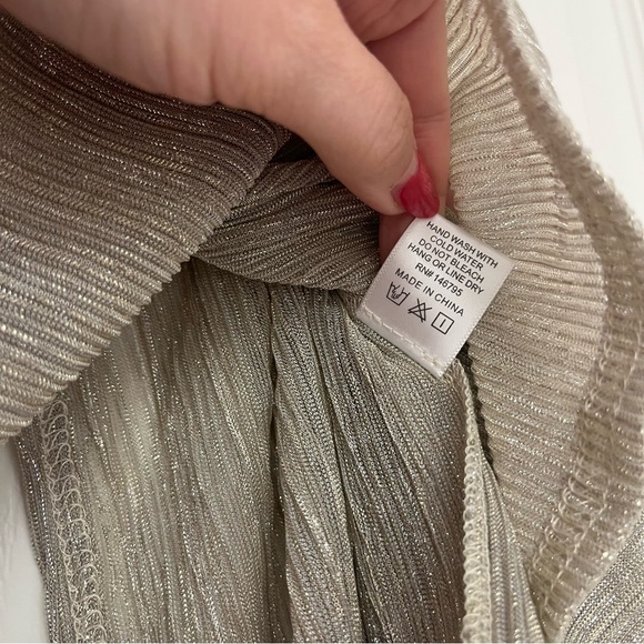 WORN ONCE 4SI3NNA Off the Shoulder Metallic Women's Top, Cropped, Size S - Picture 7 of 9